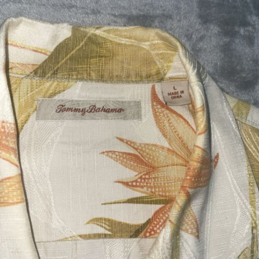 VTG Tommy Bahama Hawaiian Silk Shirt Men‎ Large Yellow Floral Button UP Camp EUC - Picture 4 of 8
